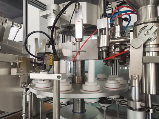 8000BPH Aluminium Tube Filing Dan Sealing Machine Untuk Pipa Komposit