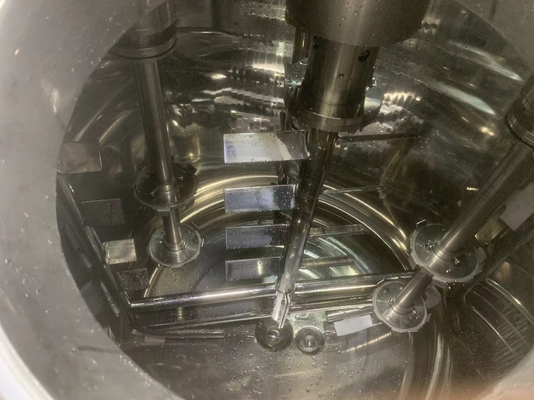 Tingkat Keamanan Tinggi Emulsifier Kosmetik Mixer Uap Metoda Pemanasan Minyak Panas Listrik