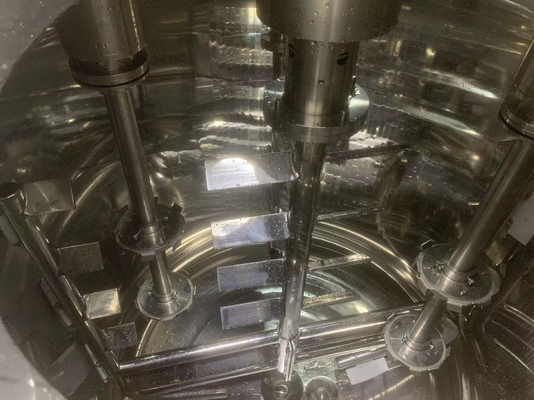 Tingkat Keamanan Tinggi Emulsifier Kosmetik Mixer Uap Metoda Pemanasan Minyak Panas Listrik